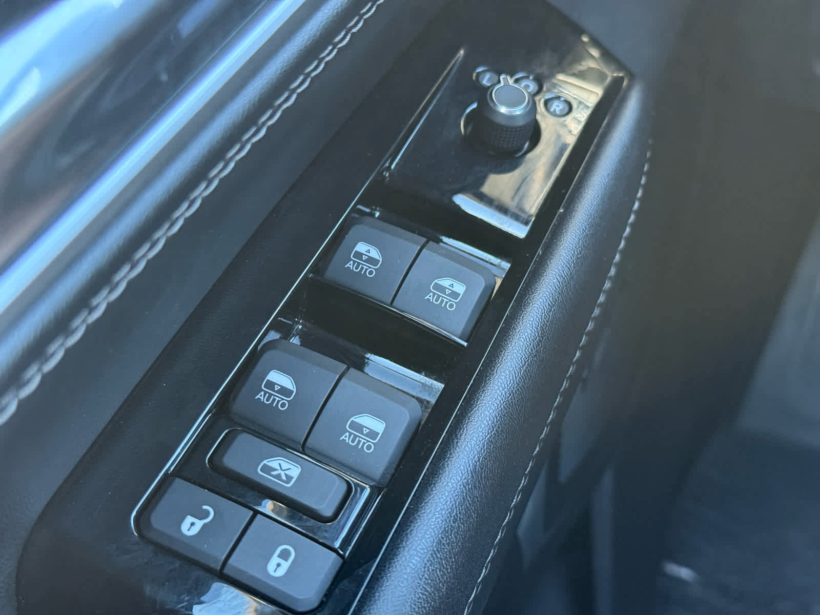 Used 2023 Jeep Wagoneer L Series II image 24