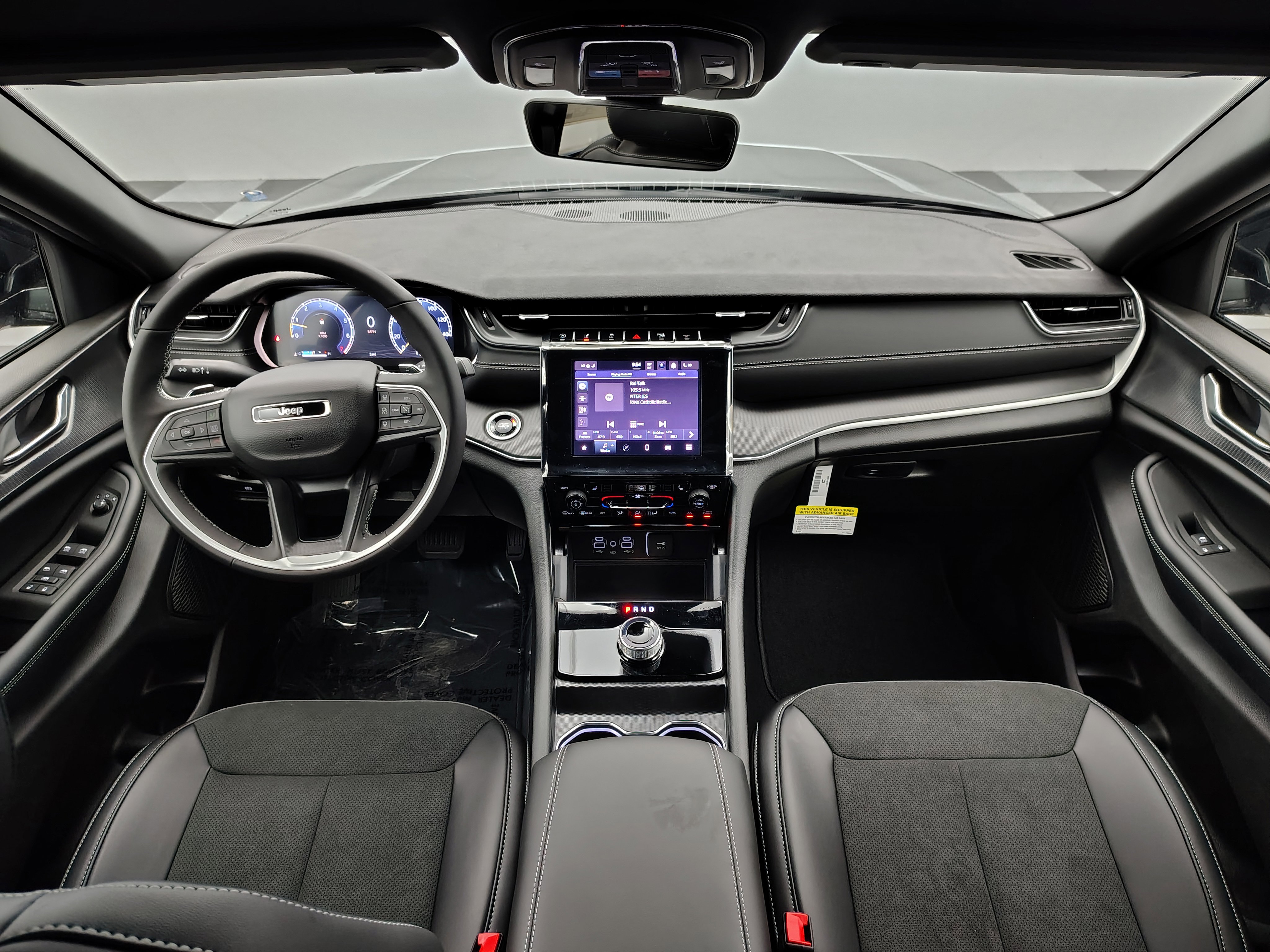 New 2025 Jeep Grand Cherokee Altitude image 27