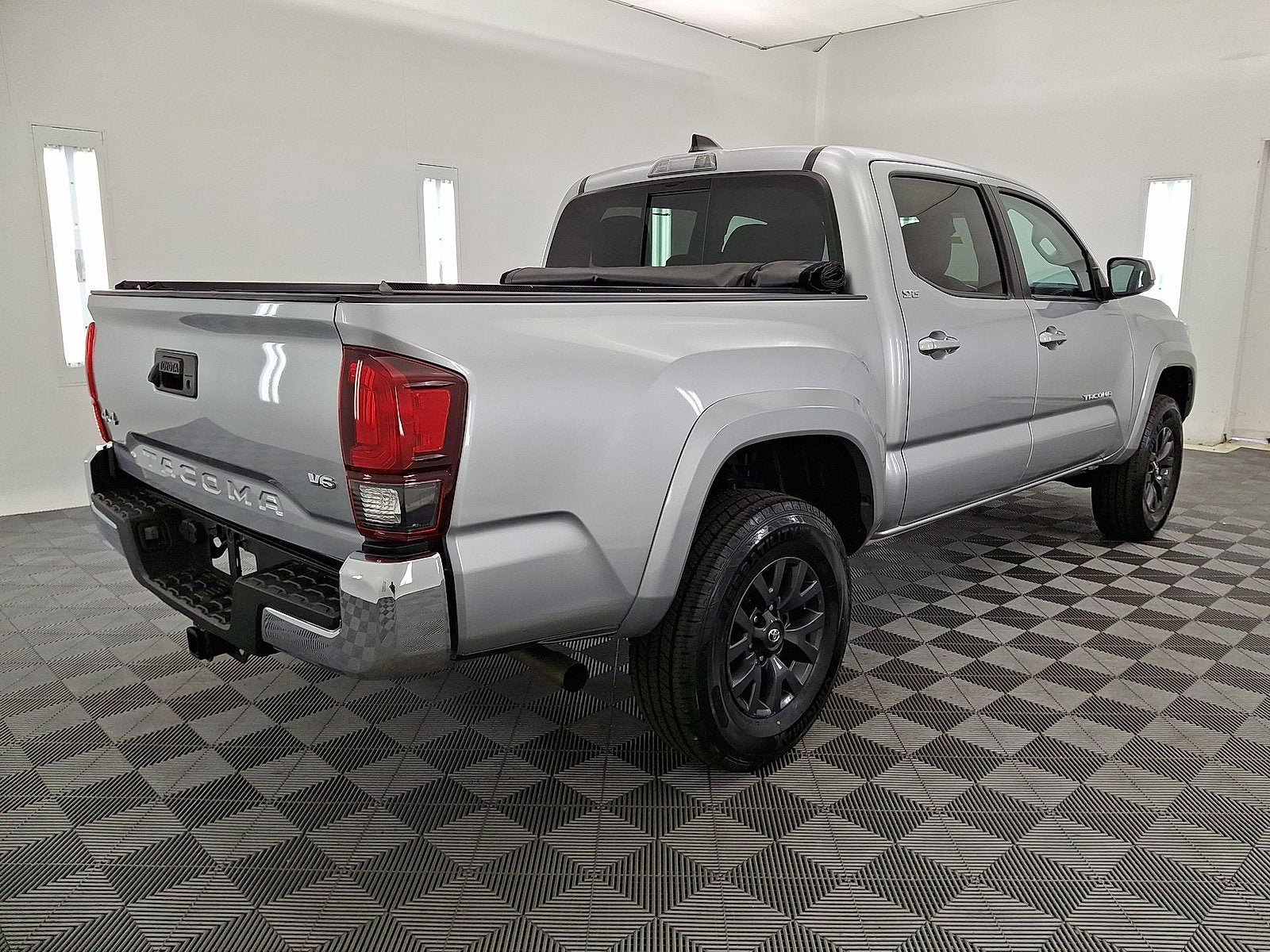 Certified 2023 Toyota Tacoma SR5 AWD/4WD image 24