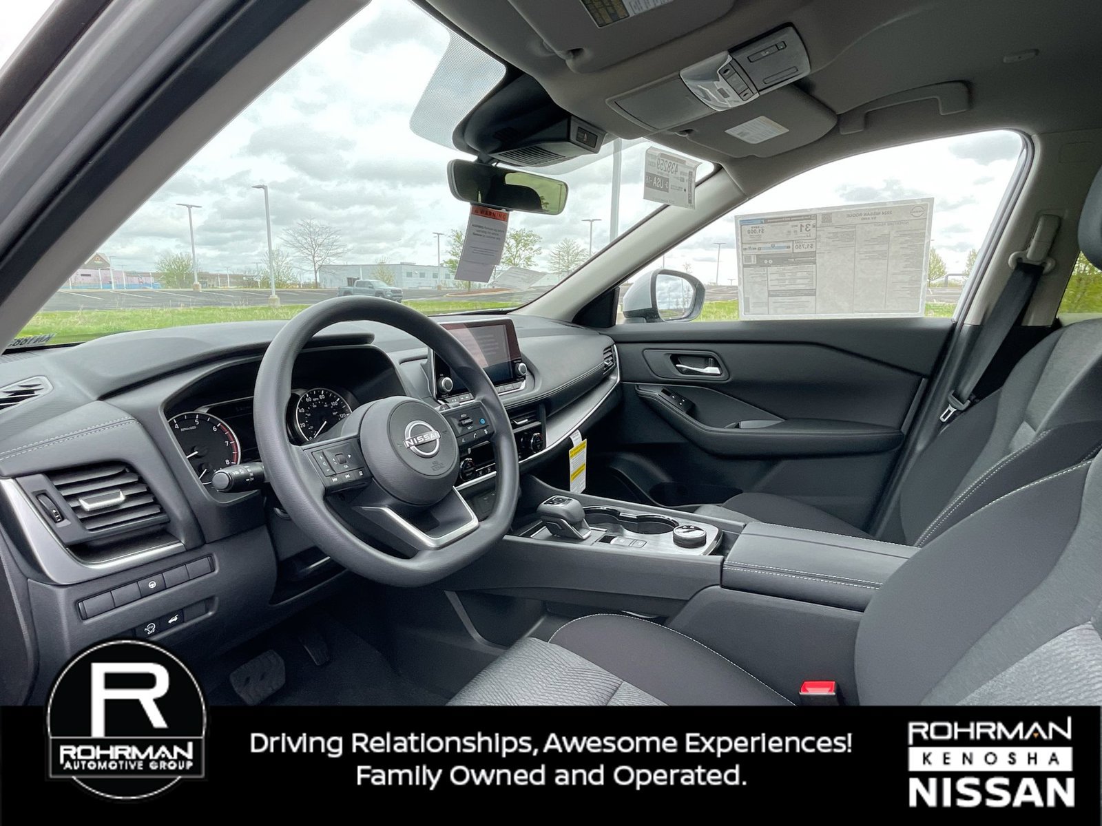 Used 2024 Nissan Rogue SV AWD/4WD image 5