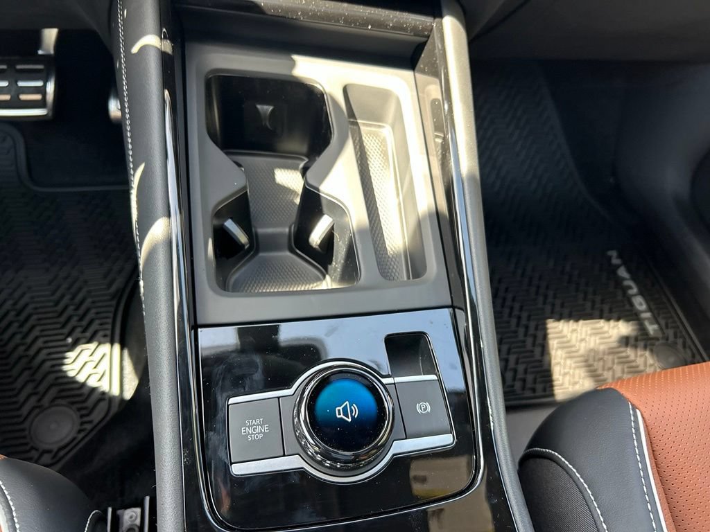 New 2026 Volkswagen Tiguan SEL R-Line AWD/4WD image 57