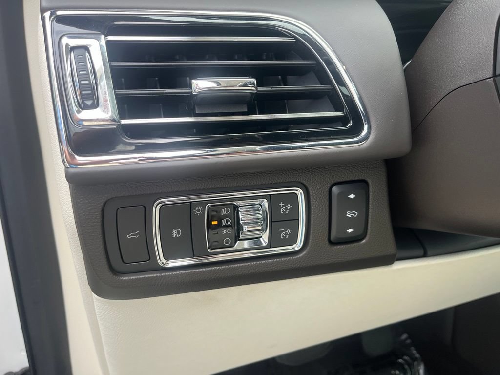 Used 2022 Lincoln Navigator L Black Label AWD/4WD image 42