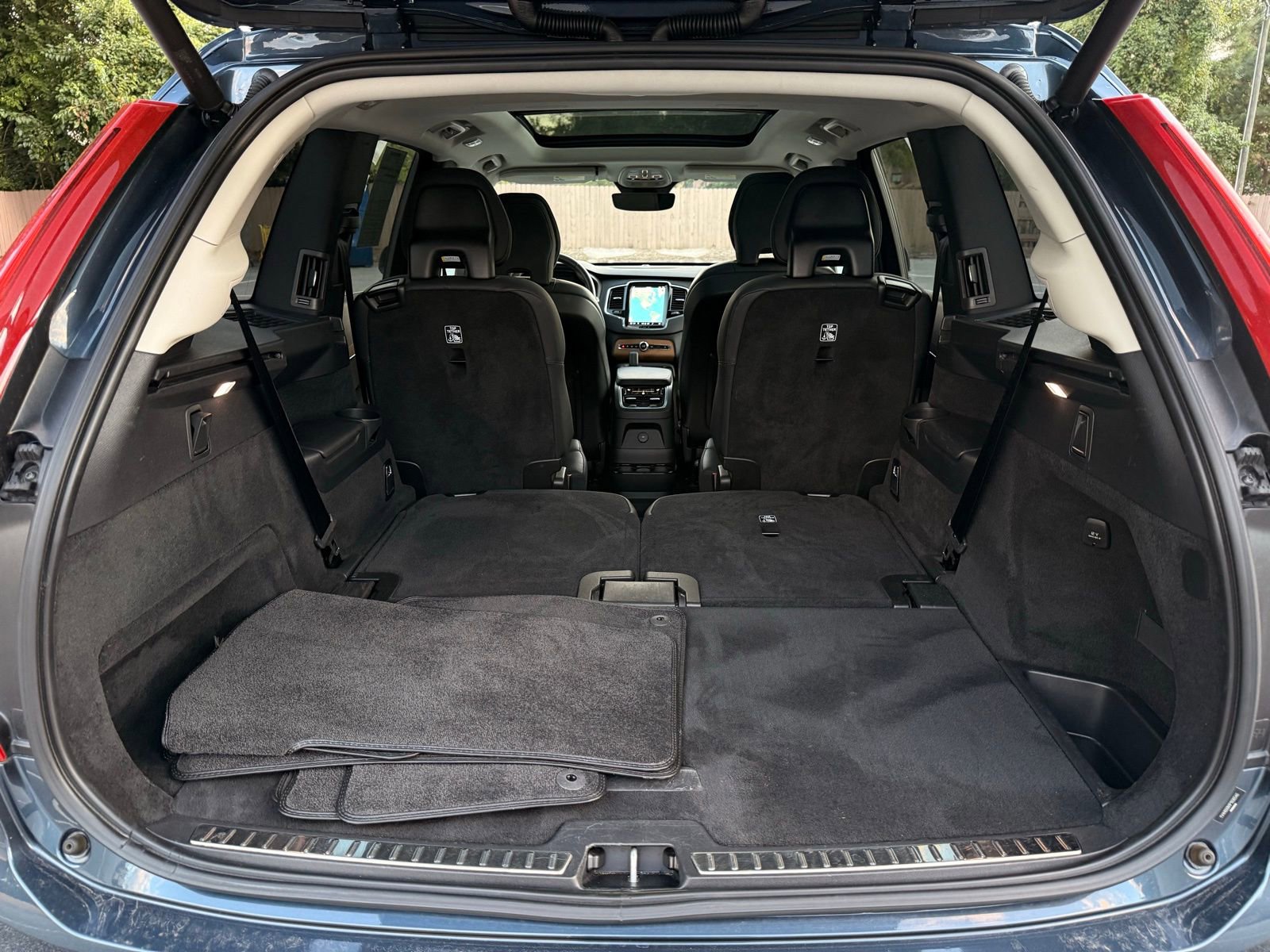 Used 2023 Volvo XC90 T8 Plus image 55