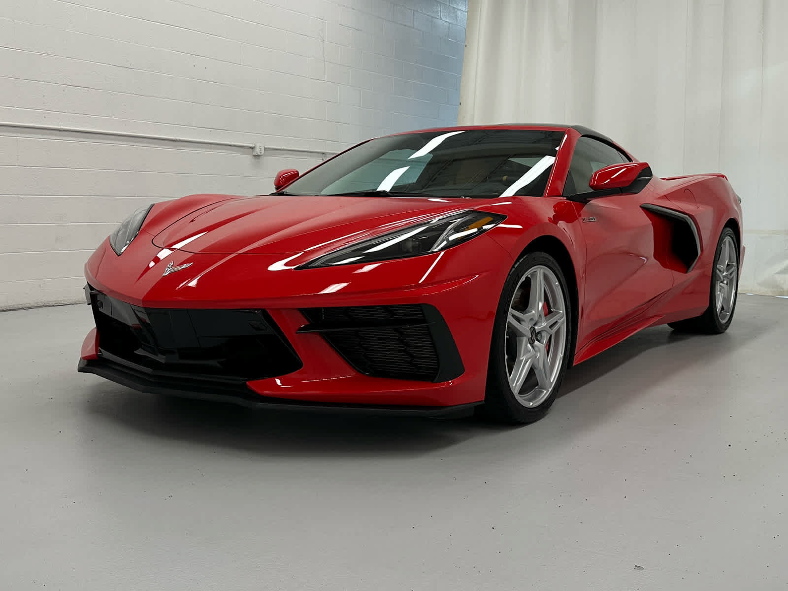 Used 2021 Chevrolet Corvette Stingray Premium Cpe w/ Z51 Performance Package RWD image 4