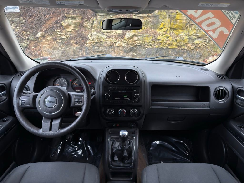 Used 2014 Jeep Patriot Sport w/ Power Value Group image 12
