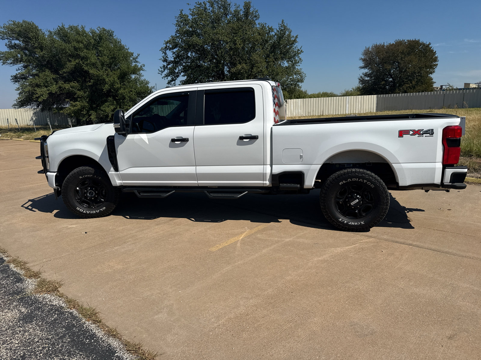 Used 2024 Ford F250 XL w/ STX Appearance Package AWD/4WD image 3