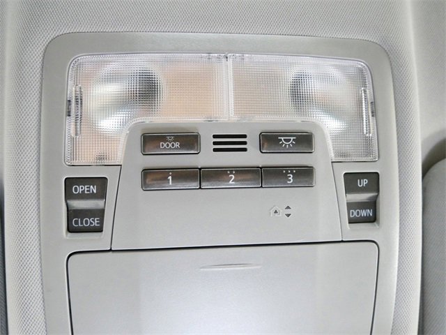 Used 2017 Toyota Highlander XLE image 24