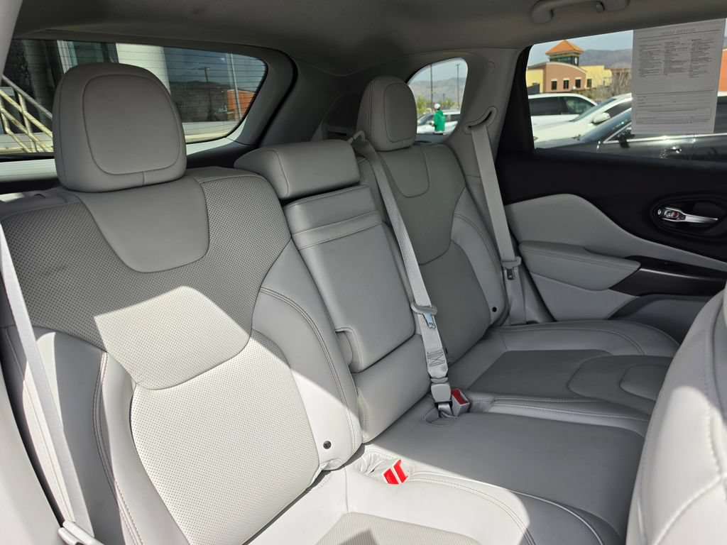 Used 2019 Jeep Cherokee Limited AWD/4WD image 14