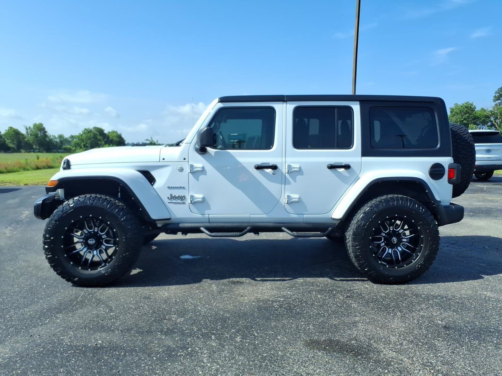 Used 2021 Jeep Wrangler Unlimited Sahara w/ Uconnect 4C Nav & Sound Group AWD/4WD image 2