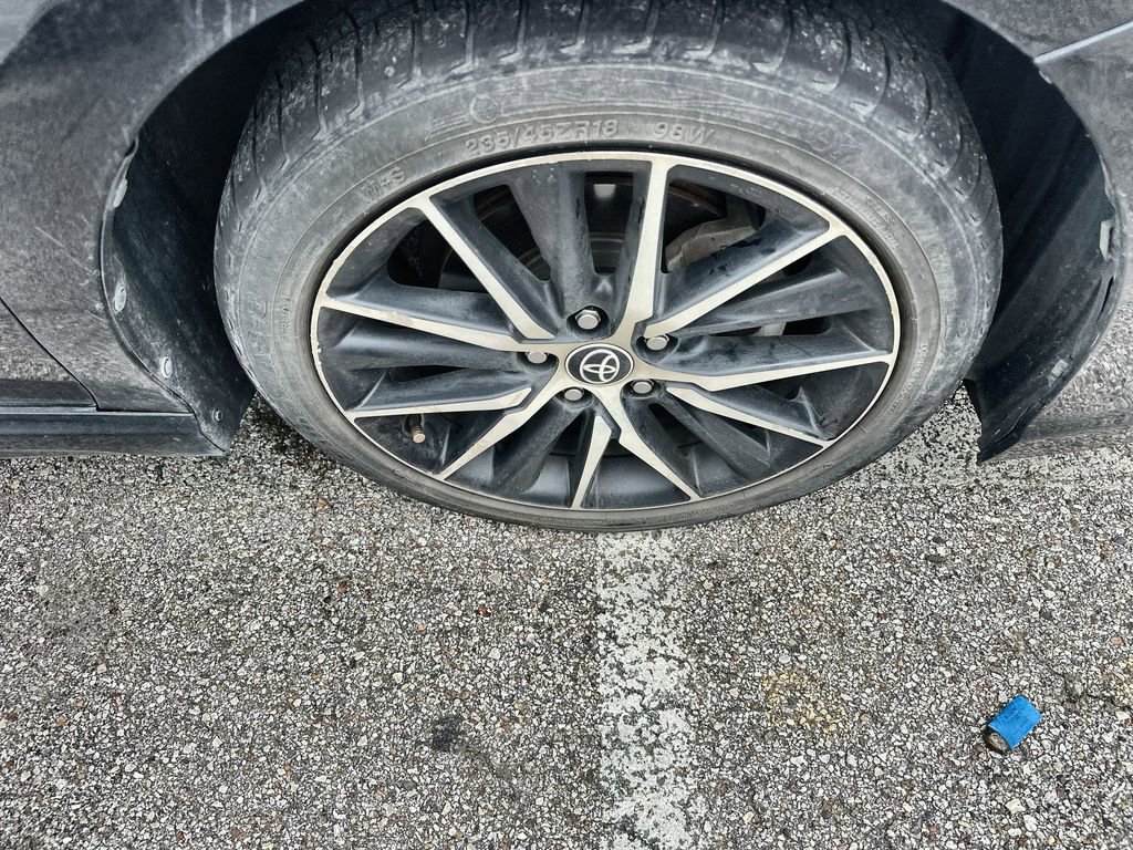 Used 2021 Toyota Camry SE w/ Convenience Package FWD image 7