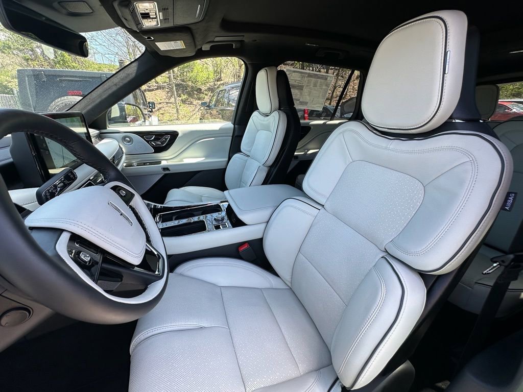 New 2026 Lincoln Aviator Black Label w/ Dynamic Handling Package AWD/4WD image 17