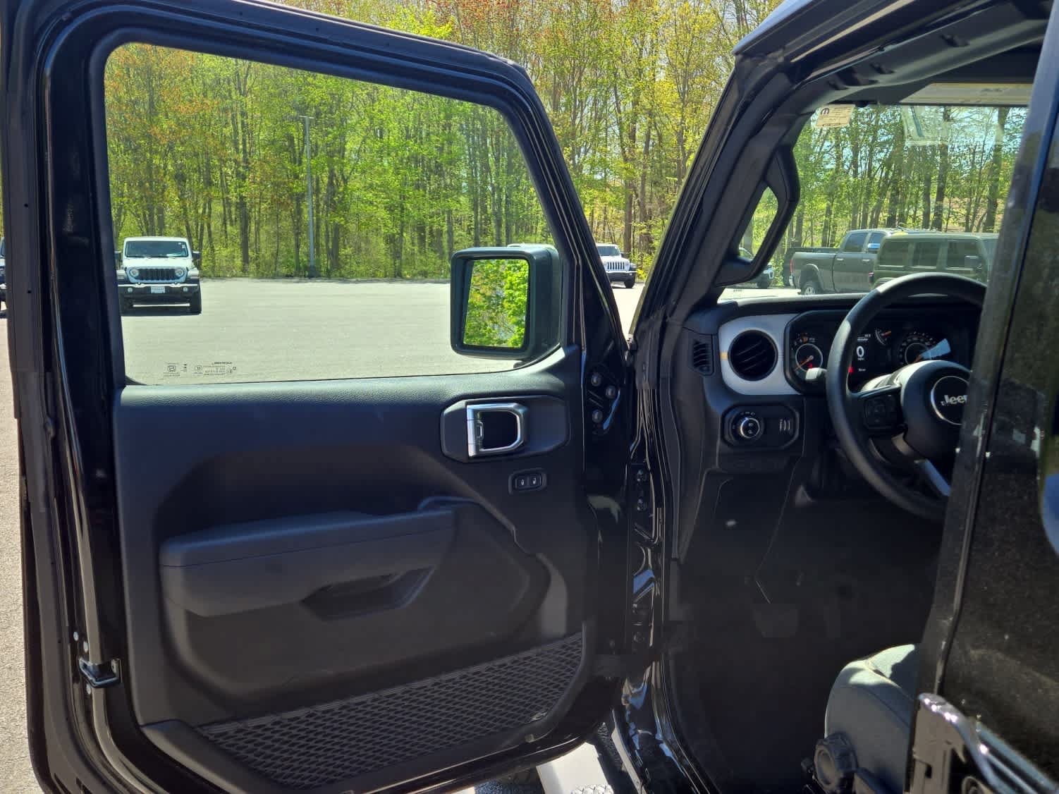 New 2026 Jeep Gladiator Sport AWD/4WD image 11