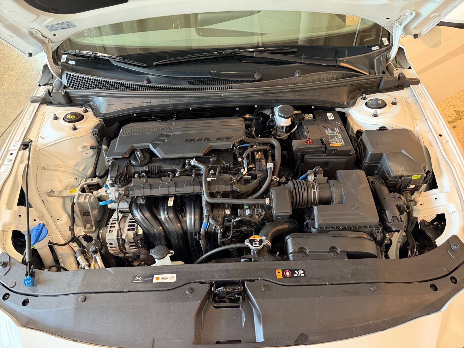 Used 2025 Hyundai Elantra SEL FWD image 33