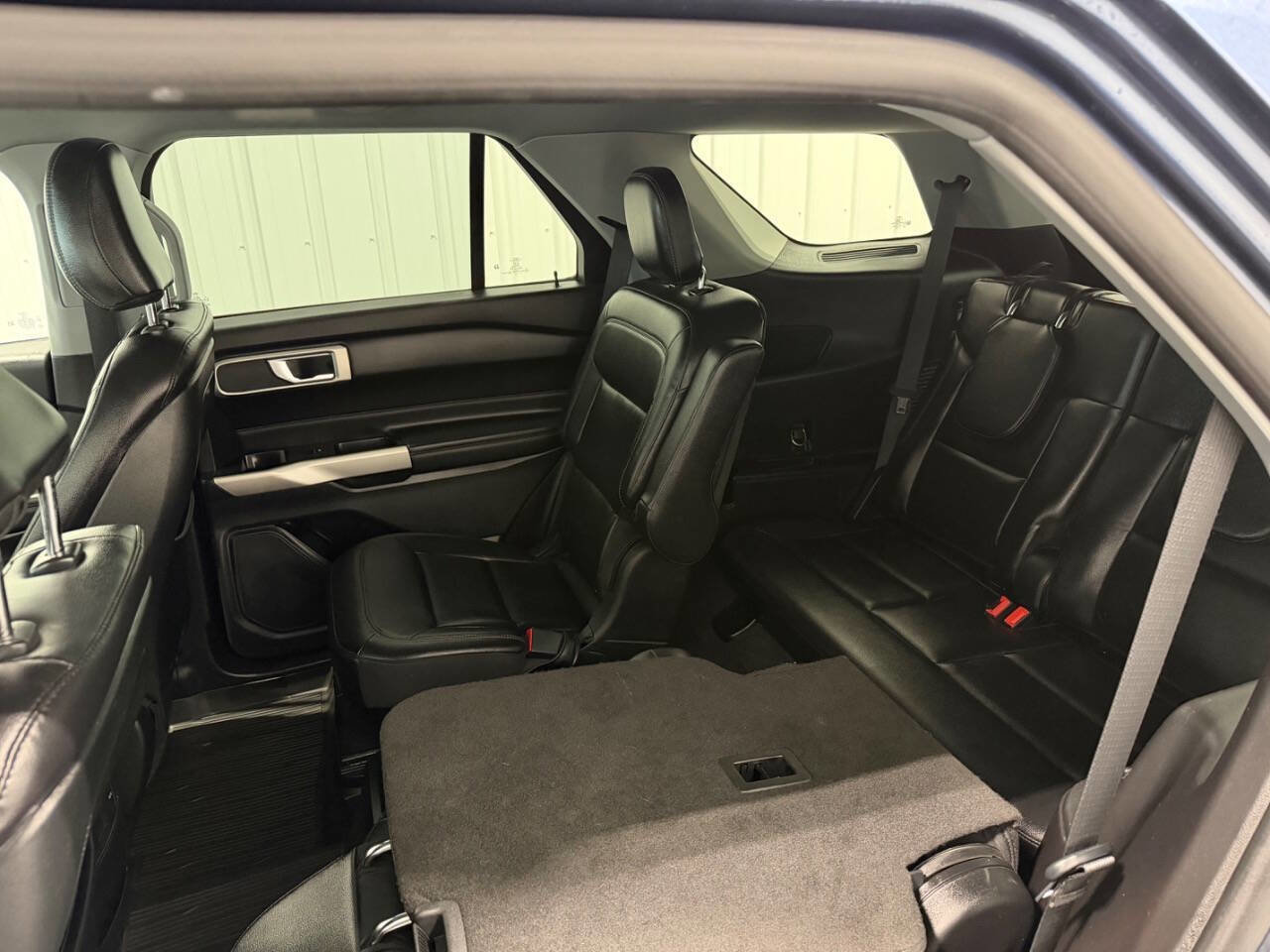 Used 2020 Ford Explorer XLT w/ Equipment Group 202A AWD/4WD image 10