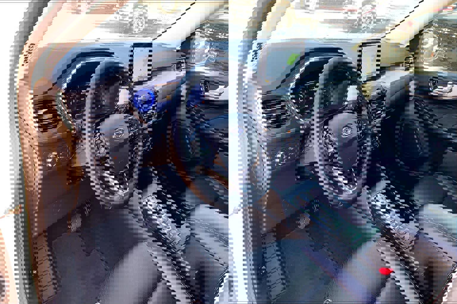 Used 2022 Ford Escape SEL w/ Technology Package image 16