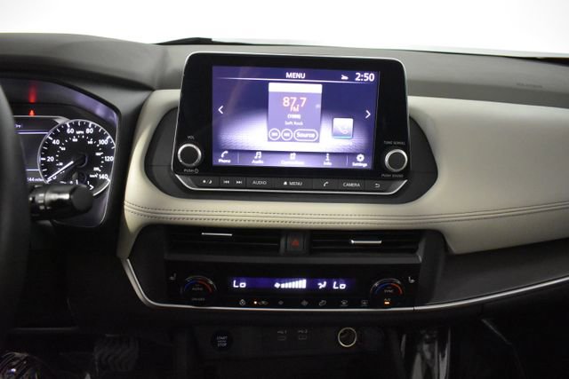 Certified 2024 Nissan Rogue SV w/ SV Premium Package AWD/4WD image 19