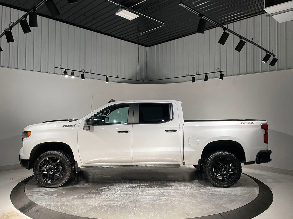 Used 2023 Chevrolet Silverado 1500 LT Trail Boss w/ LPO, Dark Essentials Package image 14
