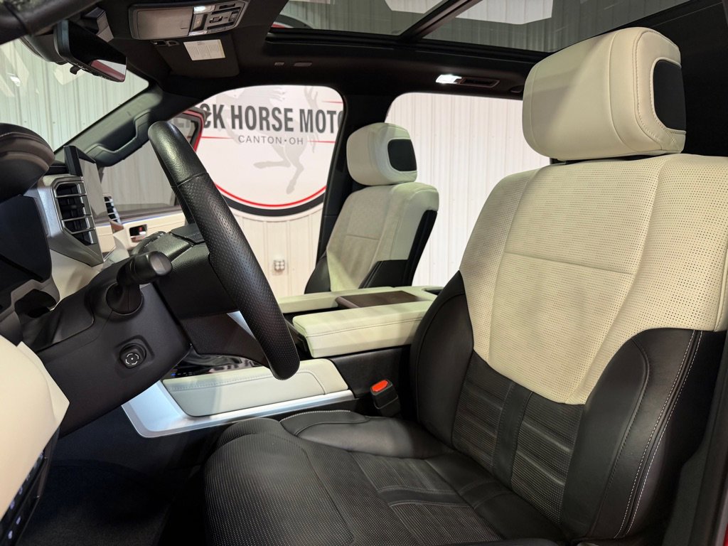 Used 2023 Toyota Sequoia Capstone AWD/4WD image 18