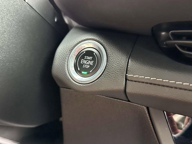 Used 2023 Buick Envision Essence image 24