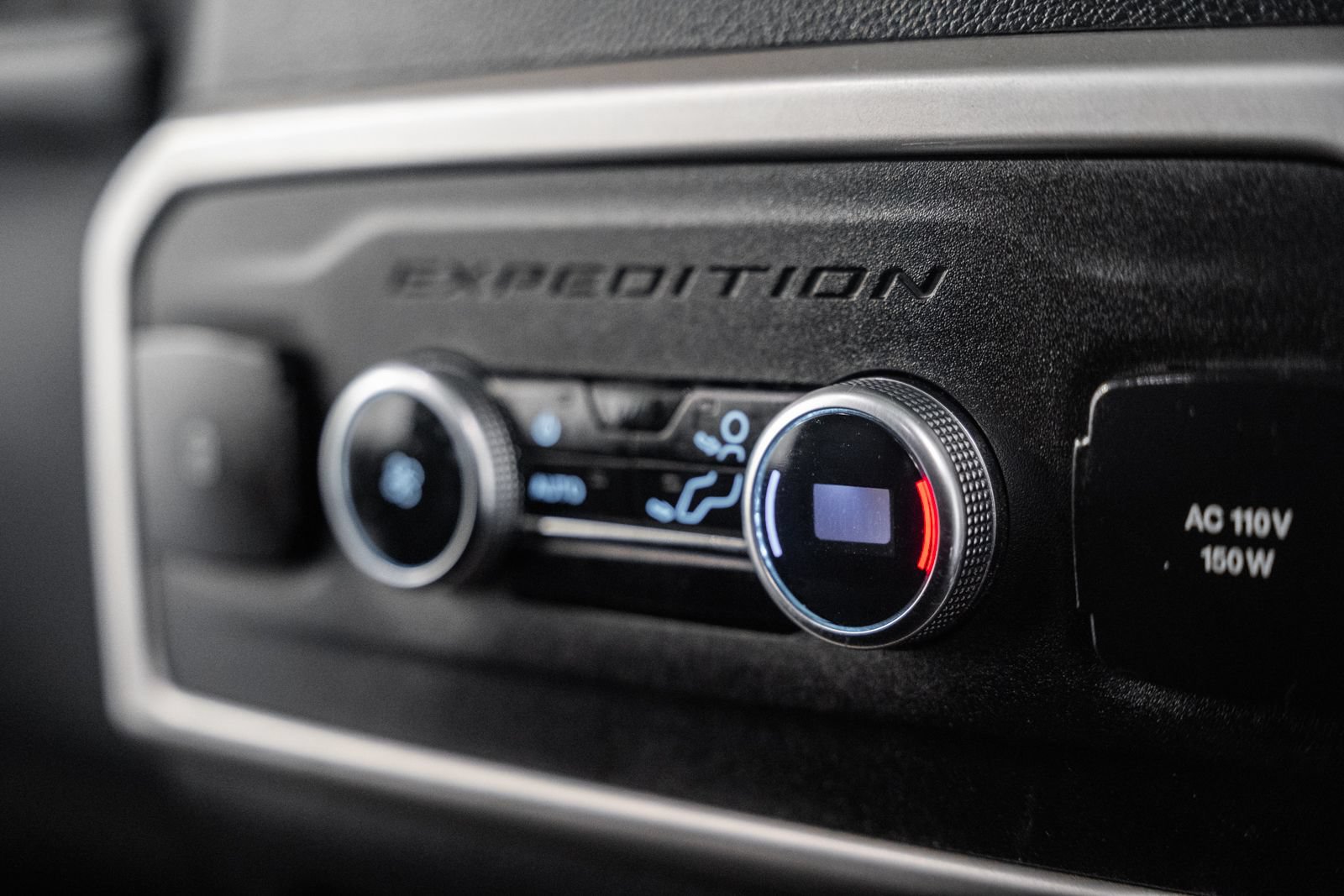 Used 2023 Ford Expedition XLT AWD/4WD image 44