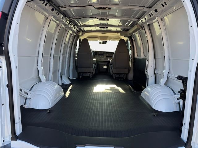New 2025 Chevrolet Express 3500 w/ Driver Convenience Package image 13