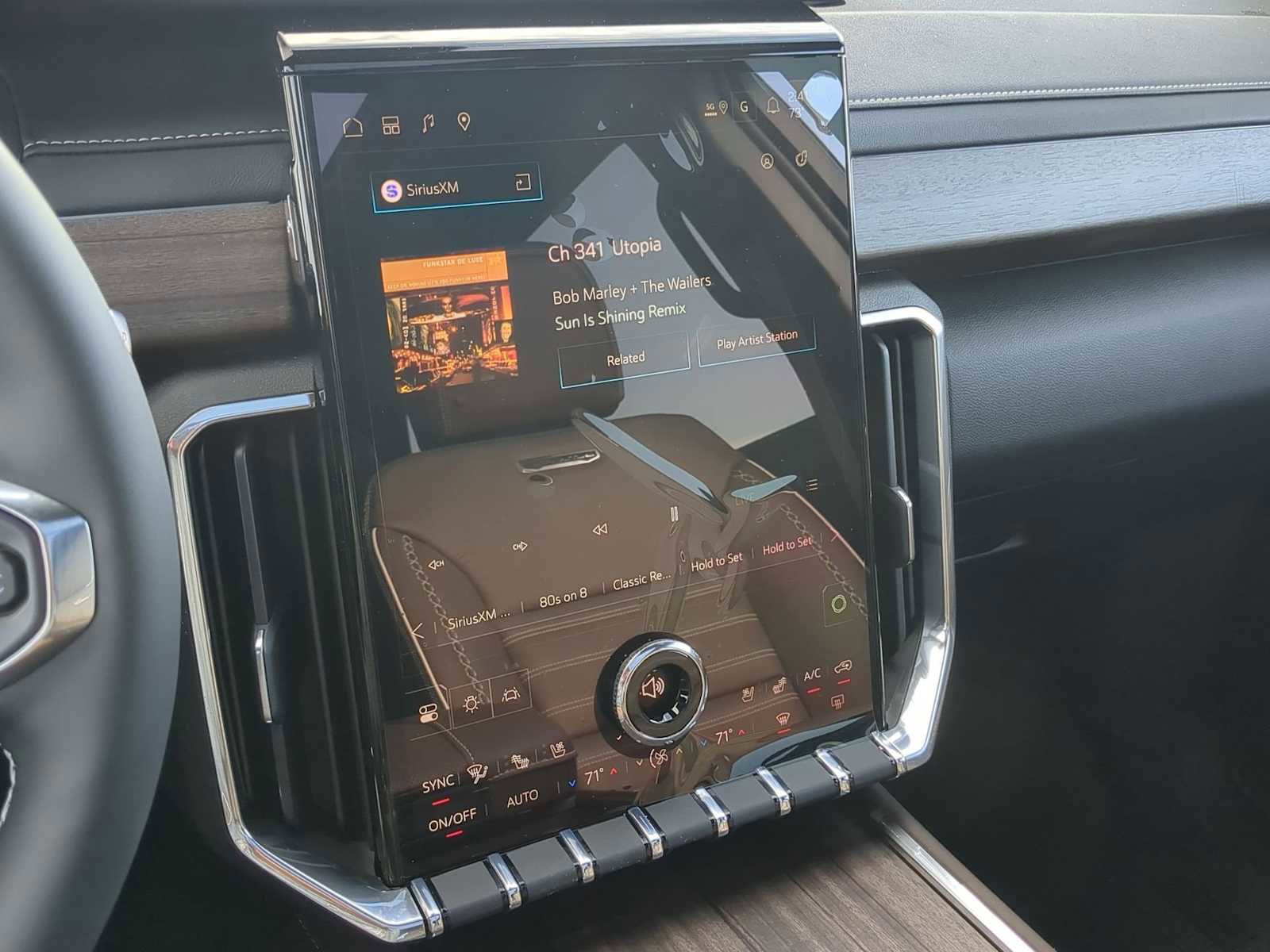 New 2026 GMC Acadia Denali Ultimate w/ LPO, Floor Liner Package image 19