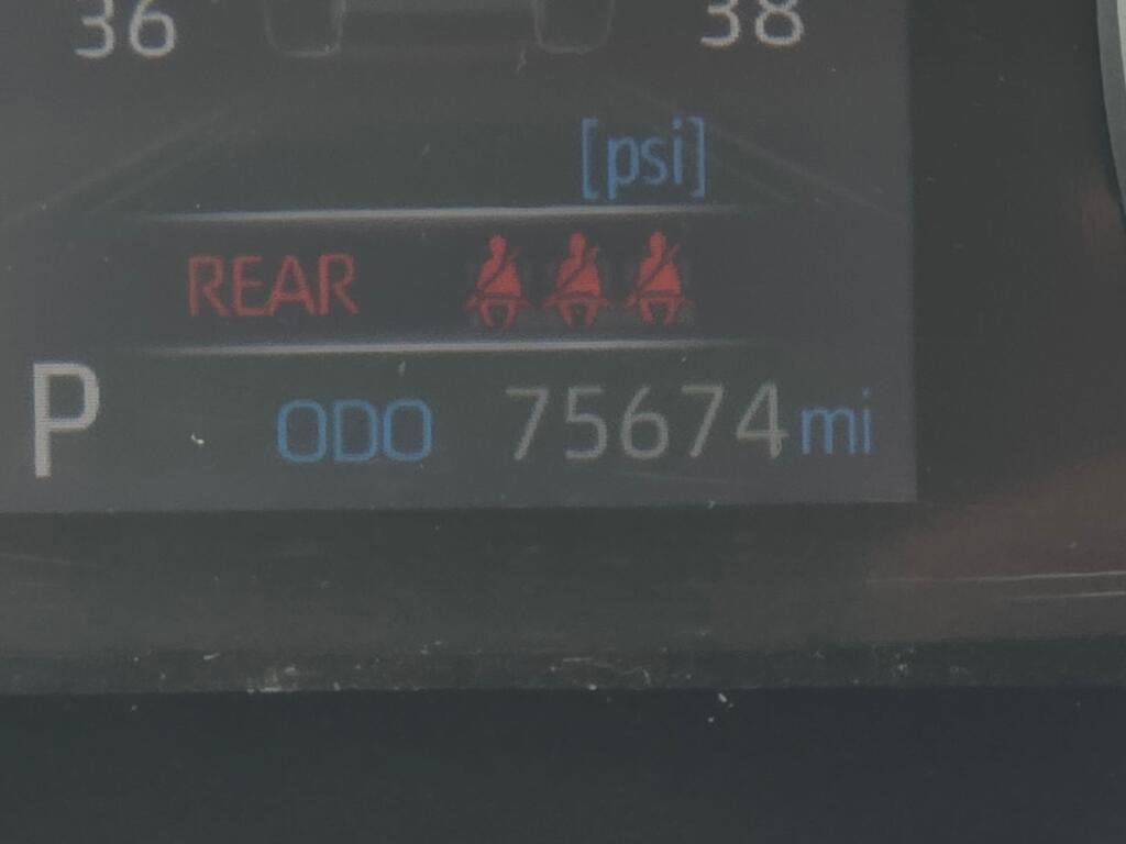 Used 2022 Toyota RAV4 XLE Premium image 41