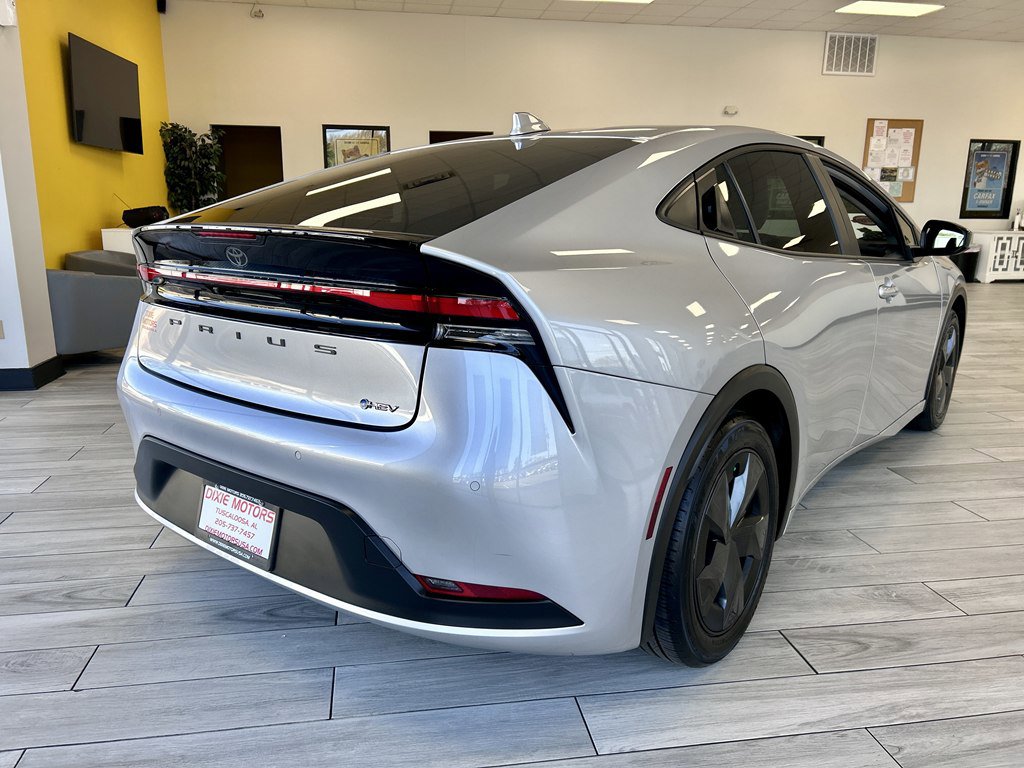Used 2025 Toyota Prius LE image 6