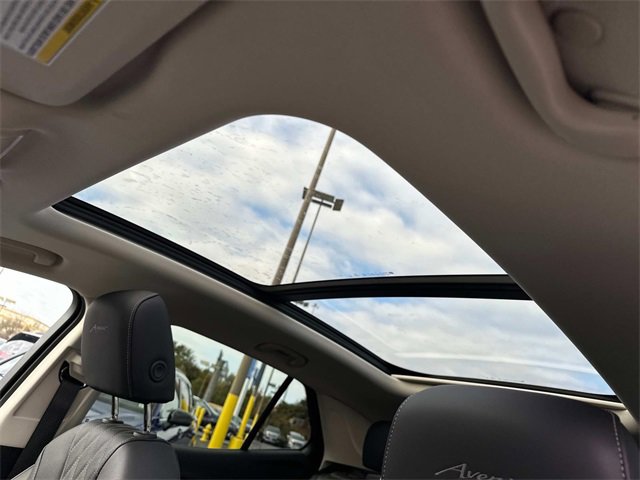 Used 2023 Buick Envision Avenir image 14