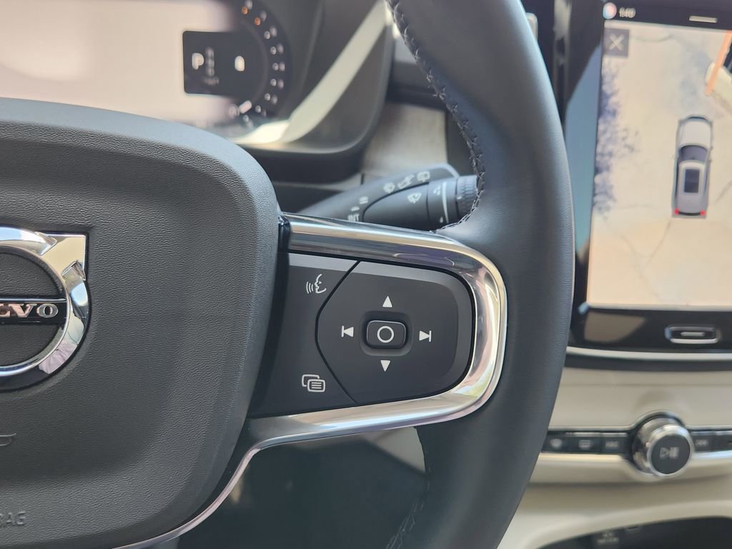 Used 2024 Volvo XC40 B5 Plus w/ Protection Package Premier AWD/4WD image 18