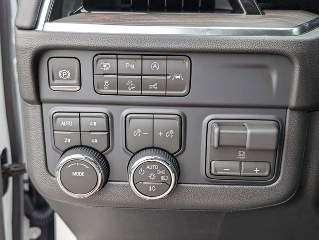 New 2026 Chevrolet Tahoe LT w/ Comfort Package AWD/4WD image 17