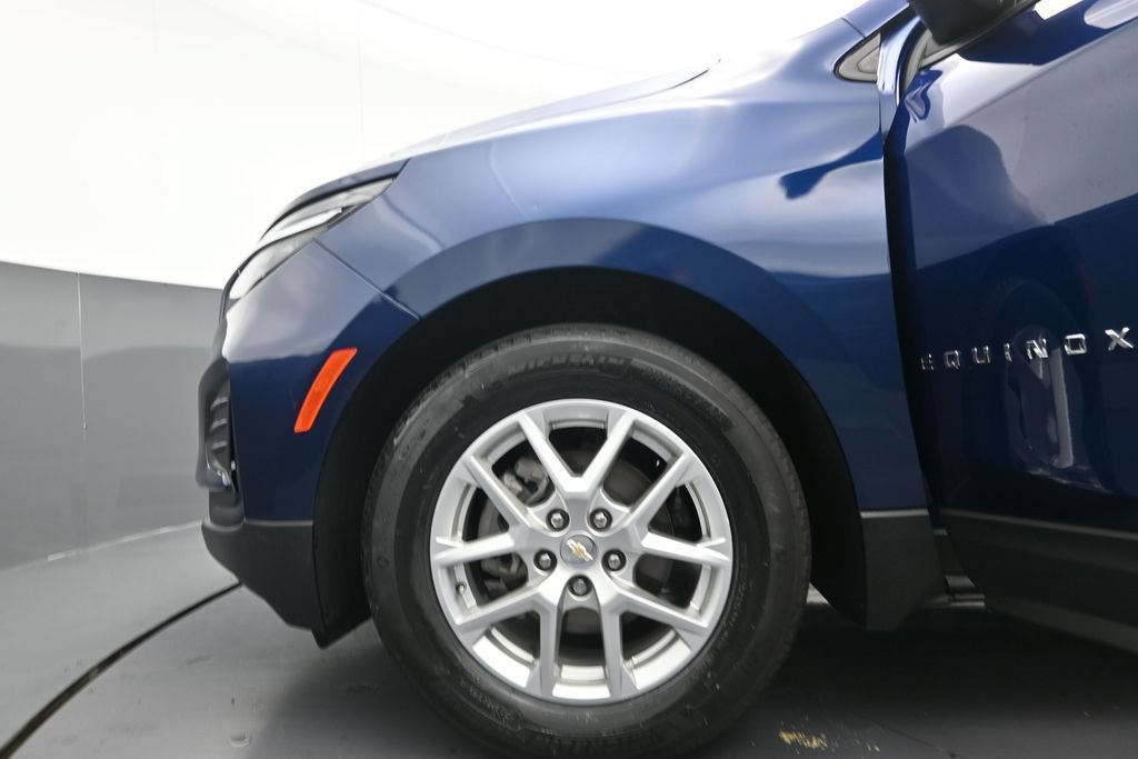 Used 2023 Chevrolet Equinox LS FWD image 13