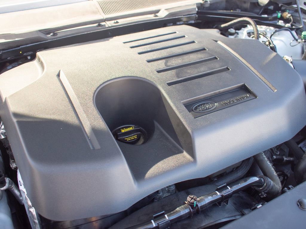 Used 2023 Land Rover Defender 110 X-Dynamic SE image 37