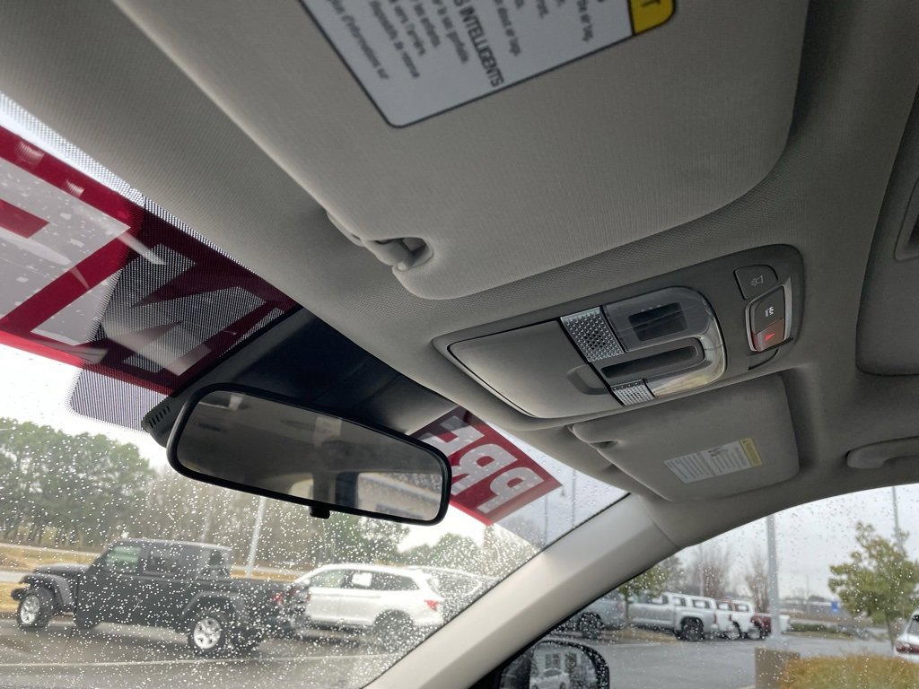 Used 2025 Kia Telluride S image 21