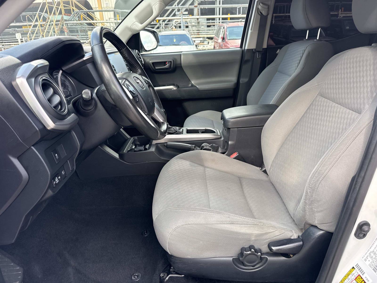 Used 2022 Toyota Tacoma SR5 RWD image 21