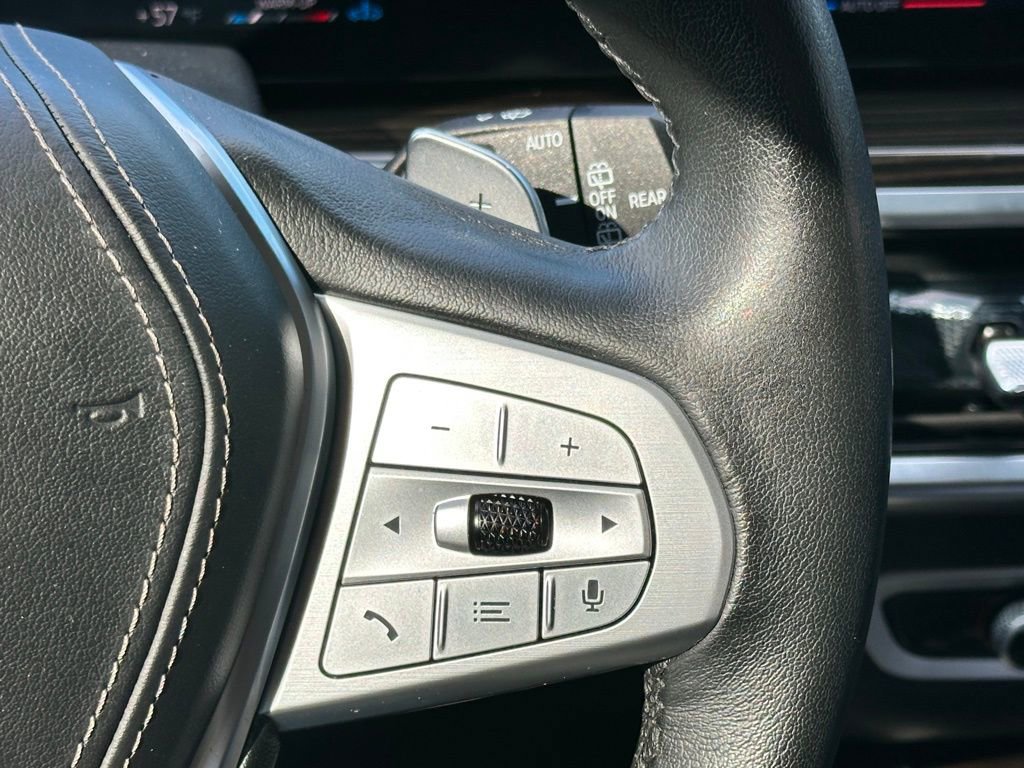 Used 2025 BMW X7 xDrive40i w/ Premium Package image 30