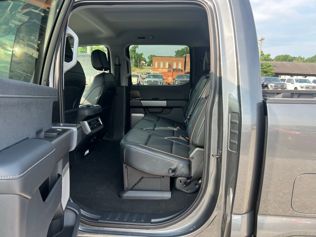 New 2025 Ford F250 Lariat image 16