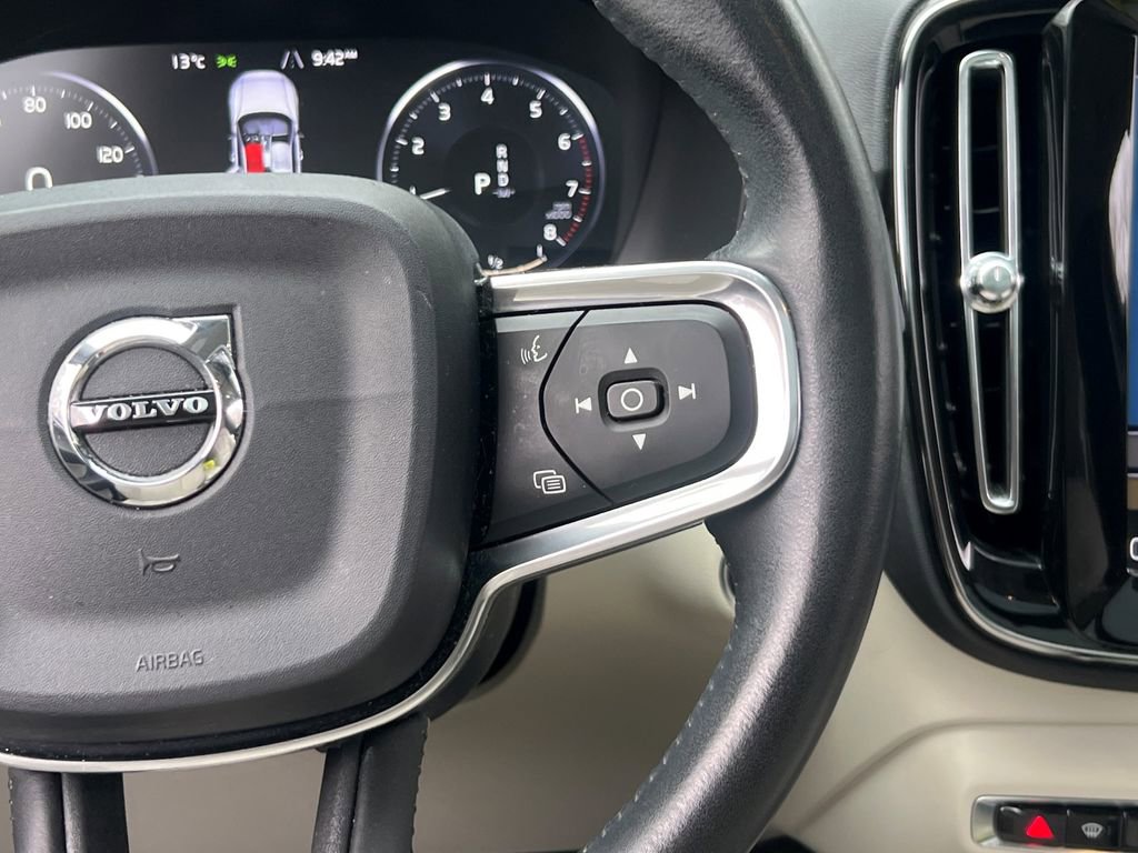 Used 2019 Volvo XC40 T5 Inscription image 19
