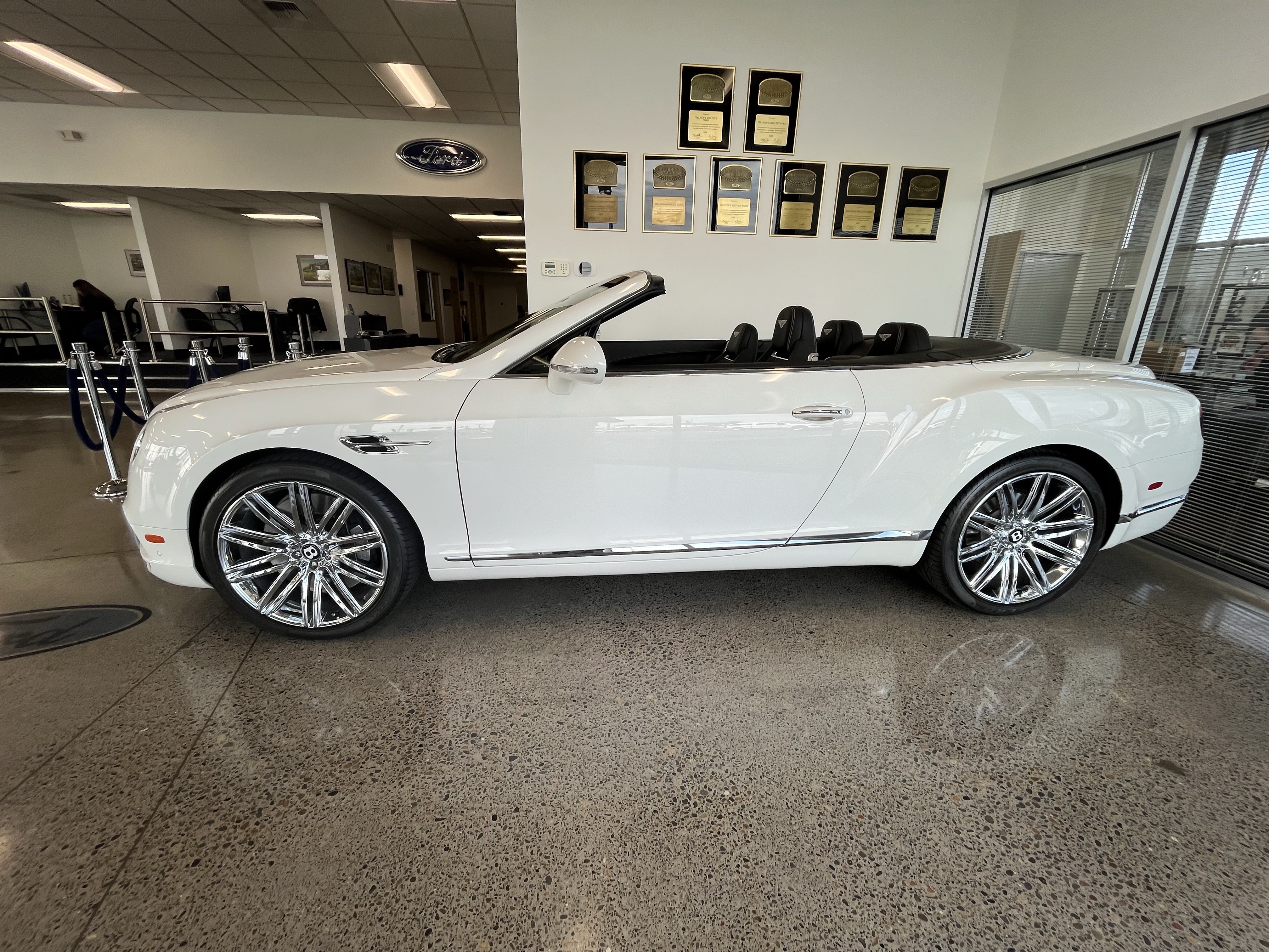 Used 2017 Bentley Continental GT AWD/4WD image 2