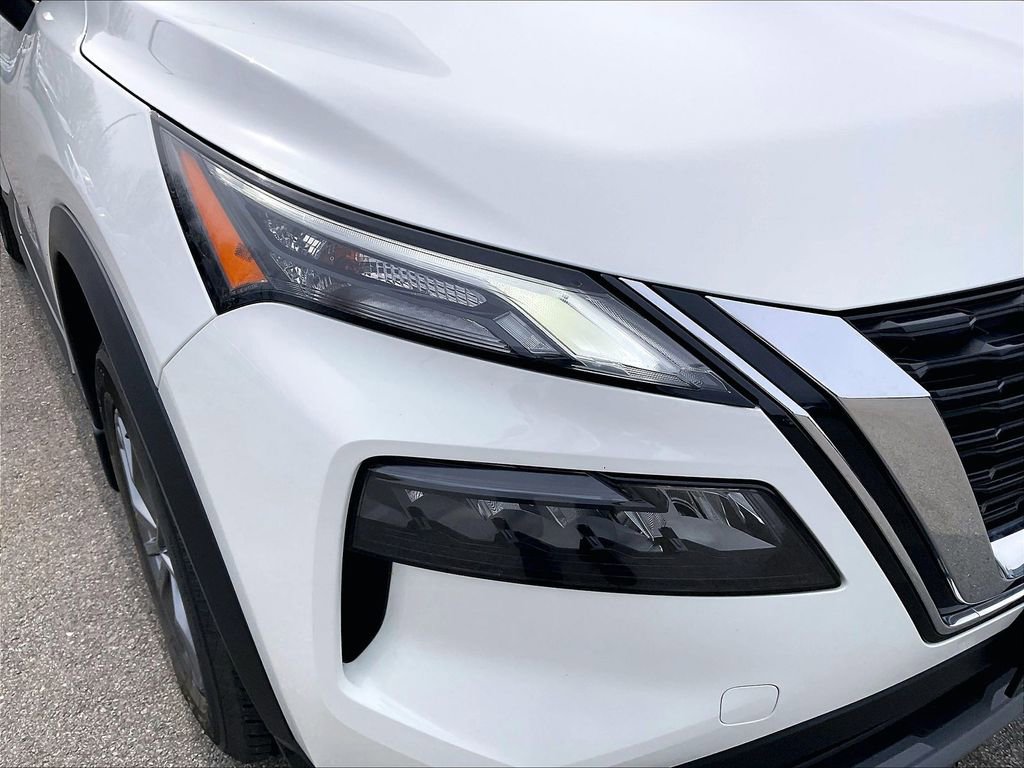 Used 2023 Nissan Rogue S image 27