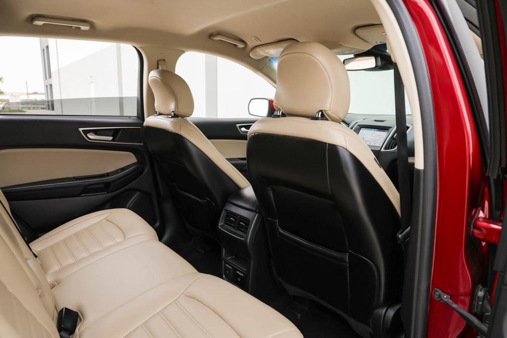 Used 2019 Ford Edge SEL w/ Equipment Group 201A FWD image 24