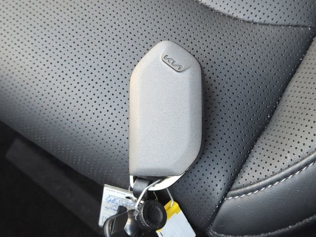 Used 2025 Kia Sorento S w/ Panoramic Sunroof Package image 37