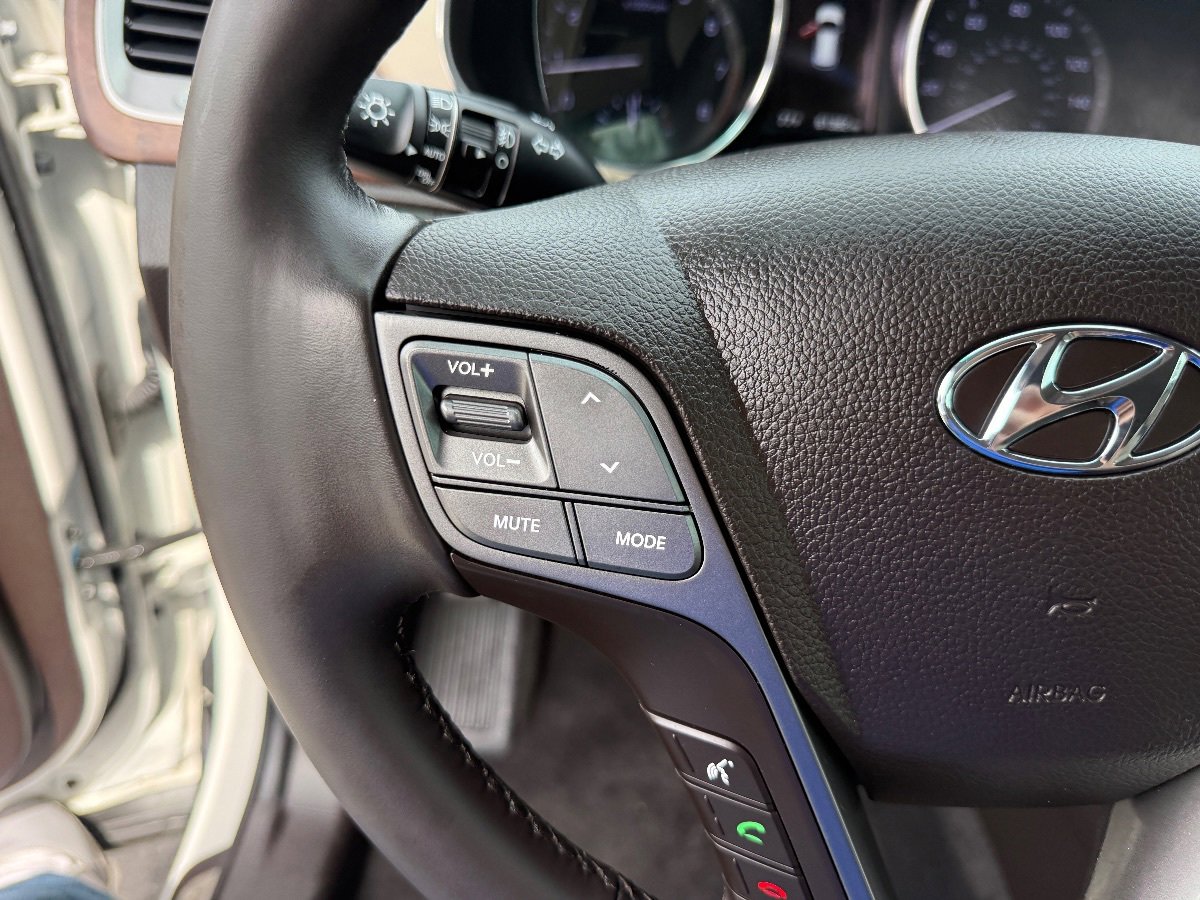 Used 2019 Hyundai Santa Fe XL FWD image 24