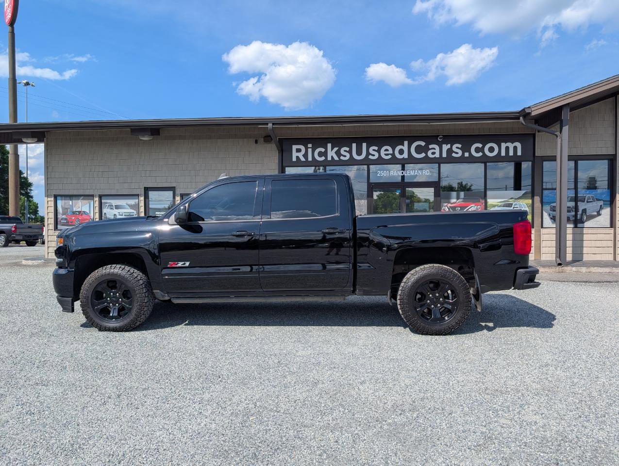 Used 2018 Chevrolet Silverado 1500 LTZ Z71 w/ LTZ Plus Package AWD/4WD image 8