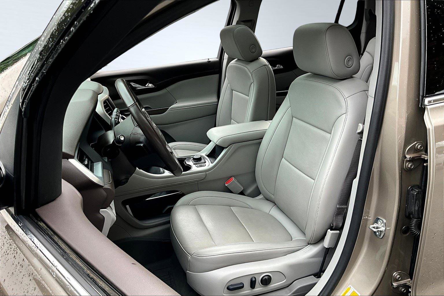 Used 2022 GMC Acadia SLT w/ Technology Package image 26