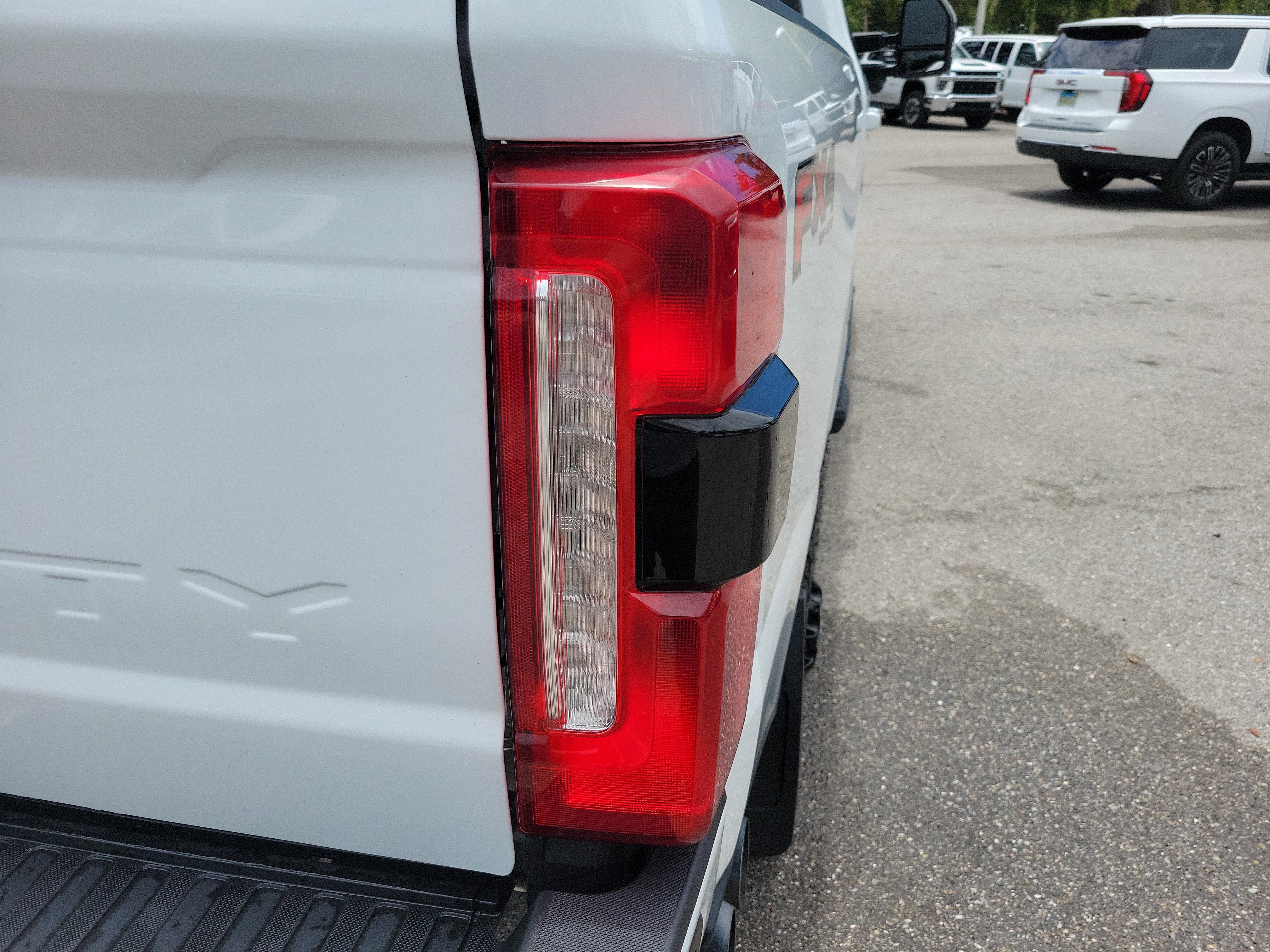 Used 2023 Ford F250 Lariat w/ Sport Appearance Package AWD/4WD image 10