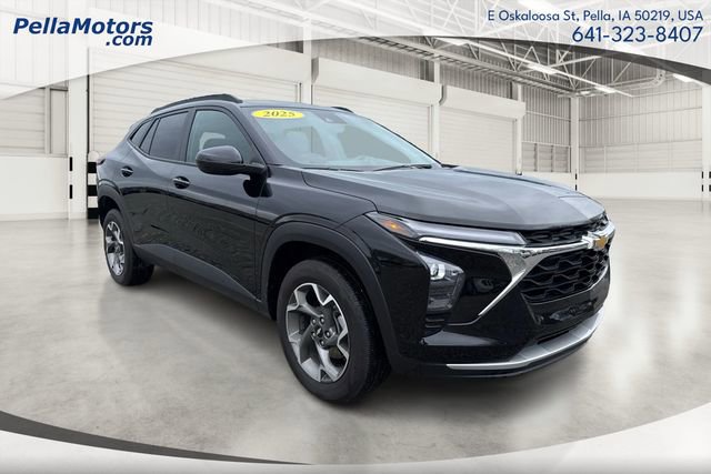 Used 2025 Chevrolet Trax LT