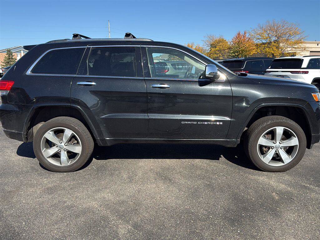Used 2016 Jeep Grand Cherokee Overland w/ Advanced Technology Group AWD/4WD image 6