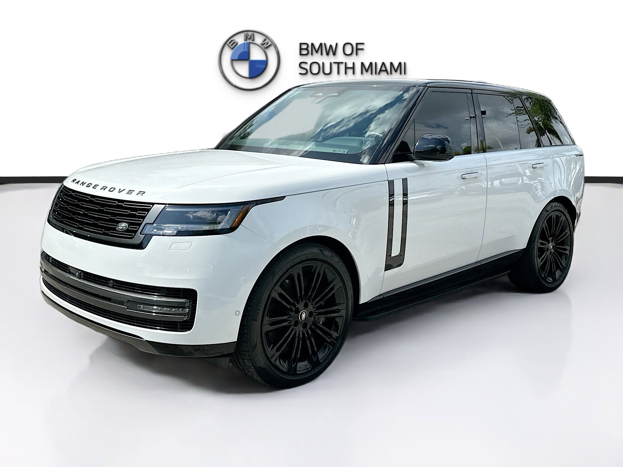 Used 2024 Land Rover Range Rover SE AWD/4WD image 3