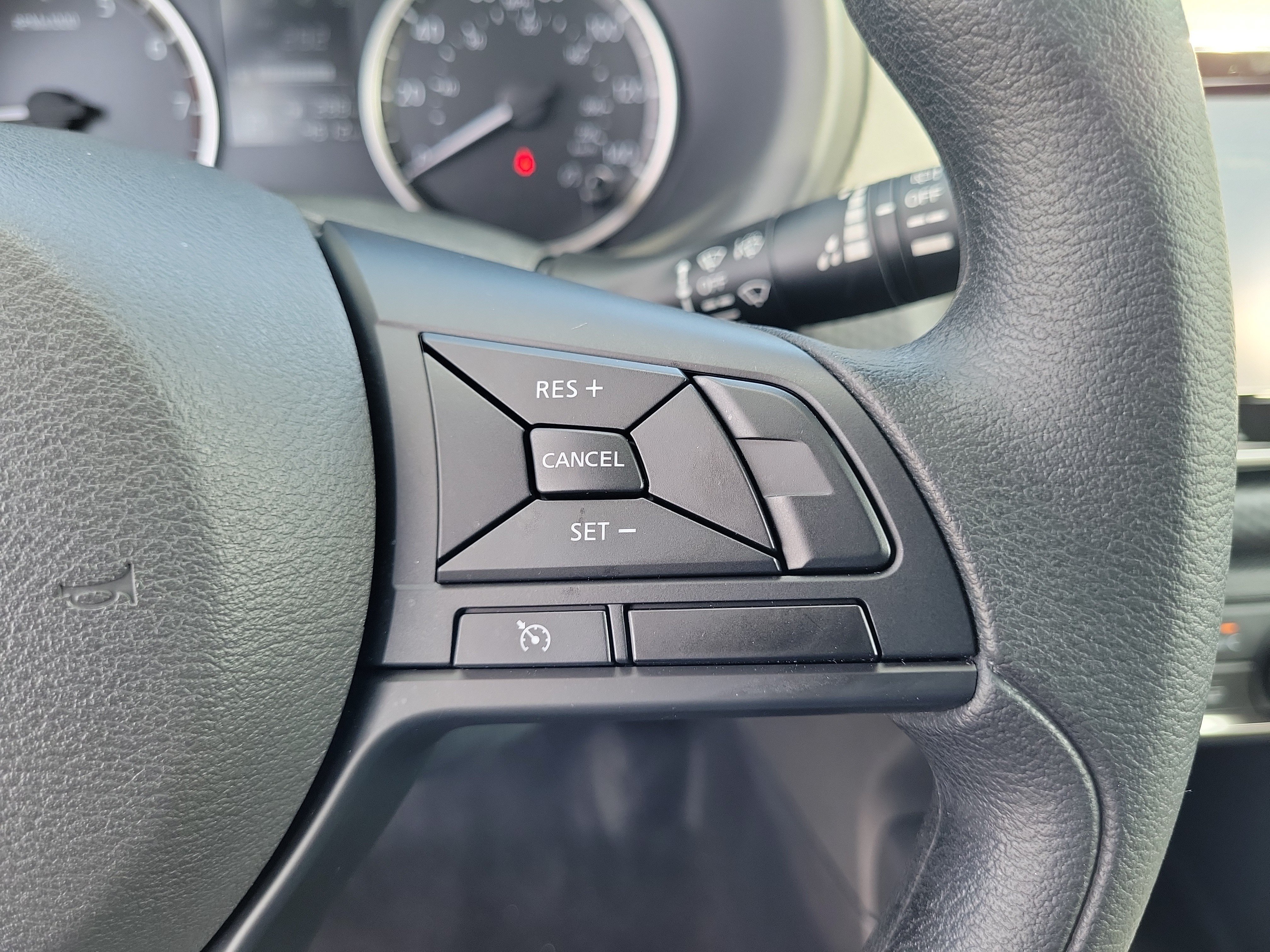 Certified 2025 Nissan Kicks Play S FWD image 17
